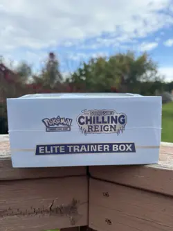 2021 Pokemon TCG Sword & Shield Chilling Reign Elite Trainer Box ETB Sealed New - Image 3