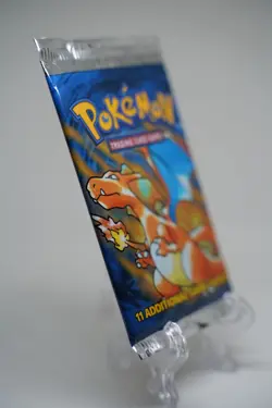 21.27g Pokemon Base Set Booster Pack Unlimited Charizard WOTC TCG Vintage Sealed - Image 5