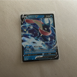 Greninja V 073/264 Swsh08: Fusion Strike Pokemon TCG Card Holo NM - Image 1