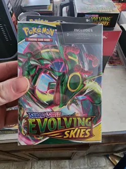 Sealed 3 Pack Evolving Skies Hanger Box Pokemon TCG Sword & Shield booster 820650851551 - Image 1