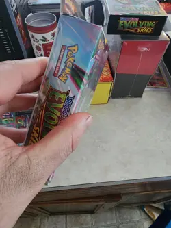 Sealed 3 Pack Evolving Skies Hanger Box Pokemon TCG Sword & Shield booster 820650851551 - Image 2