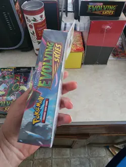 Sealed 3 Pack Evolving Skies Hanger Box Pokemon TCG Sword & Shield booster 820650851551 - Image 4