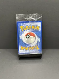 Pokemon TCG PIKACHU 2021 POKEMON CELEBRATIONS 005/025 LP - Image 2