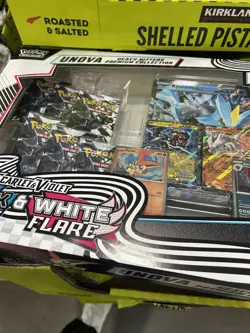 Pokemon TCG: Pokemon Unova Heavy Hitters Premium Collection (Costco Exclusive) - Image 2