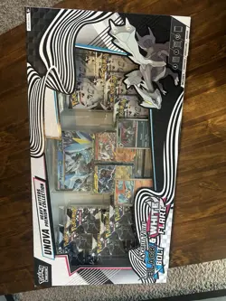 Pokemon TCG: Pokemon Unova Heavy Hitters Premium Collection (Costco Exclusive) - Image 3