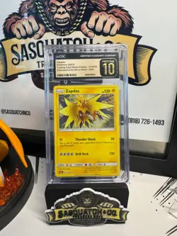 Pokemon TCG: CGC Pristine 10 (2023) Zapdos 012/034 Classic - Image 1