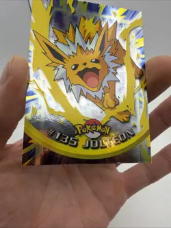2000 Topps Pokemon Series 3 #135 Jolteon Blue Logo SILVER FOIL Holo NMT/LP - Image 2