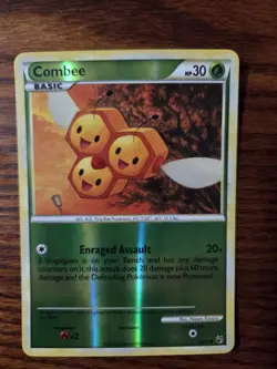 Combee 44/90 - Undaunted - Pokemon TCG Reverse Holo - Image 5