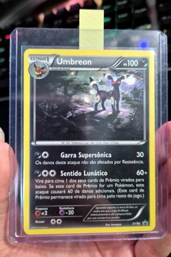 Pokemon TCG Umbreon XY96 Promo NM saturn + swirl holo - Portuguese BR - Image 3