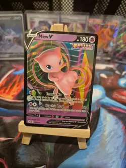 Mew V 113/264 - Sword & shield: Fusion Strike - Pokemon card - rare - HOLO NM - Image 2