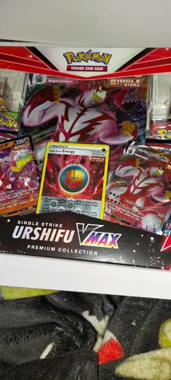 Pokemon TCG Urshifu Single Strike Vmax Premium Collection Box - POK80893 820650808937 - Image 3