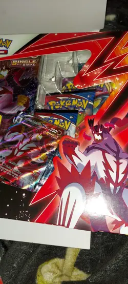 Pokemon TCG Urshifu Single Strike Vmax Premium Collection Box - POK80893 820650808937 - Image 4