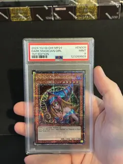 2024 YU-GI-OH! MP24-25TH ANV TIN: DUELING MIRRORS DARK MAGICIAN GIRL PSA 9 - Image 3