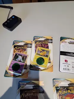 Pokemon TCG Sword And Shield Darkness Ablaze Blister Packs - Image 4