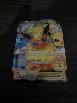 Pokemon TCG Flareon EX RC28/RC28 Generations Radiant Collection NM Ungraded - Image 1