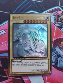 Yugioh Blue-Eyes White Dragon GLD5-EN001 Gold Ghost Rare Limited Edition LP - Image 1