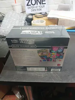 Pokemon TCG SWSH Evolving Skies Elite Trainer Box ETB Sealed - Image 3