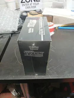 Pokemon TCG SWSH Evolving Skies Elite Trainer Box ETB Sealed - Image 4