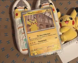 Pokemon x Natural History Museum Pikachu Jumbo Promo Card And Plush - Image 2