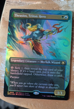MTG Thrasios, Triton Hero LCI Special Guests Borderless FOIL NM - Image 1