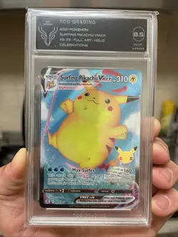Surfing Pikachu VMAX 009/025 Celebrations Pokemon Card - NM/MINT FREE POSTAGE - Image 2