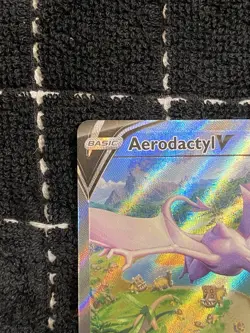 Pokemon TCG Aerodactyl v 180/196 Lost Origin Alt Art Holo Rare LP/NM Condition - Image 2