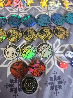 Lot Of 36 Pokemon Dice , Chip lot, And Figures Lot. See Pics Bib214 - Image 4