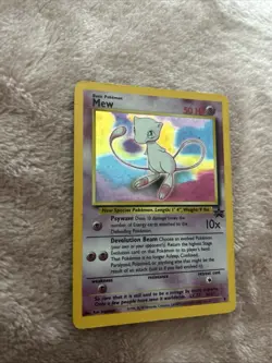 Pokemon TCG Holographic Mew Black Star Promo #9 Card WOTC 1999-2000 Vintage - Image 1