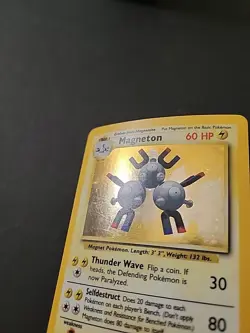 LP/ MP Pokemon Magneton 9/102 Base Set Unlimited Holo Rare - Image 4
