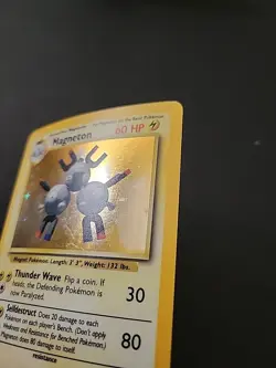 LP/ MP Pokemon Magneton 9/102 Base Set Unlimited Holo Rare - Image 5