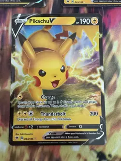 Pokemon TCG Pikachu V - Holo 043/185 Vivid Voltage NM Ultra Rare - Image 4