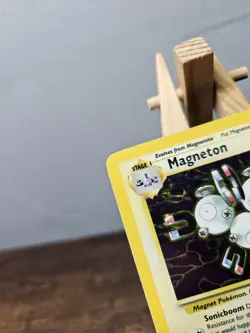 magneton 11/62 Fossil Set Rare Pokemon TCG HOLO - Image 2