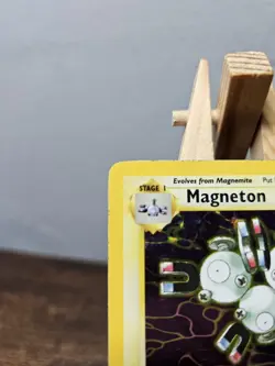 magneton 11/62 Fossil Set Rare Pokemon TCG HOLO - Image 2