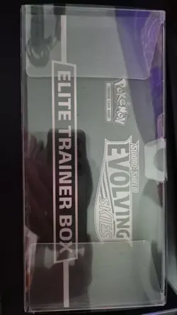 Pokemon TCG Evolving Skies Elite Trainer Box ETB - Brand New and Sealed - Image 4