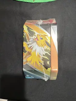 Pokemon Trading Card Game: Eevee Evolutions Tin - Booster Pack New 820650809057 - Image 4