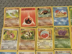 Lot Of 42 Vintage Pokemon TCG Cards Jungle And Fossil Base Set - Image 2