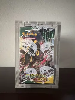 Pokemon TCG Sword & Shield Evolving Skies Booster Box SEALED With Acrylic Case - Image 5