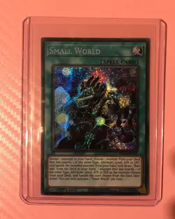 Small World :: MP22-EN225 :: Prismatic Secret Rare 1st Edition YuGiOh! - Image 1