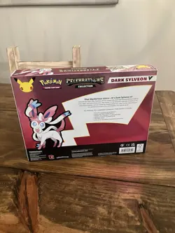 Pokemon TCG: Celebrations Collection Box Dark Sylveon V - Image 2