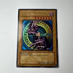 1996 YUGIOH TCG DARK MAGICIAN SDY-E005 Ultra Rare LP - Image 1