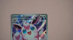 Me02: Phantasmal Flames Pokemon TCG Wigglytuff 105/94 Illustration Rare Holo - Image 4