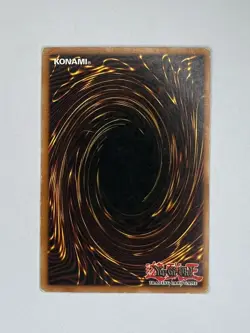 Blue Eyes White Dragon Ultra Rare SDK-001 Lightly Played/Moderate Play Condition - Image 2