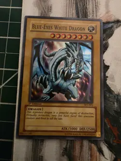 Blue-Eyes White Dragon #SKE-001 Yugioh 1st Edition Super Rare - Image 2