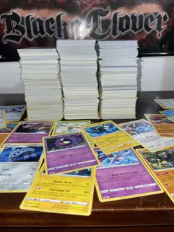 Chilling Reign Bulk Lot 1200+ Cards NO ENERGIES - Image 4