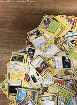 2.5LB Lot of Various Mixed Assorted Pokemon Cards TCG CCG Trading Cards - Image 3