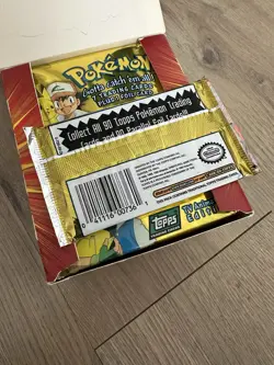 Pokemon Topps Trading Cards TV Animation Edition: Series 1 (1 Sealed Pack) Green - Image 5