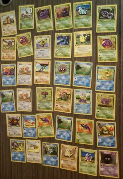 Pokemon Vintage Lot Non Holo 1st Ed Jungle And Fossil, And Shadowless - Image 1