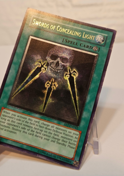 Ultimate Rare Swords of Concealing Light FET-EN042 Unlimited Yugioh 1050 - Image 4
