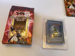 Yu-Gi-Oh! Starter Deck Yugi Evolution. Includes rule book and deck zone. - Image 1