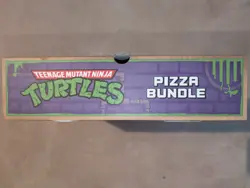 NYCC 2025 - MTG X TEENAGE MUTANT NINJA TURTLES PIZZA BOX WITH PROMO - Image 3